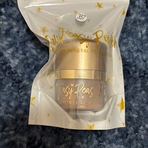 Easy Peasy Powder Mineral Foundation